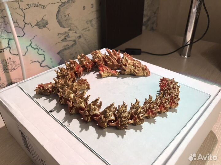 Красно-золотой дракон