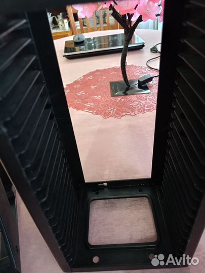 Настольная полка для дисков