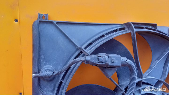 Вентилятор радиатора для Kia Carens 2006-2012