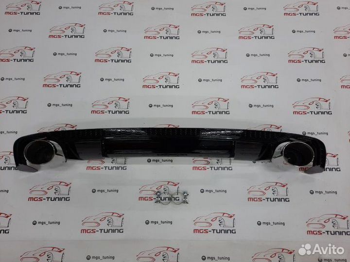 Диффузор с насадками на Audi A4 B9 RS4 S-Line