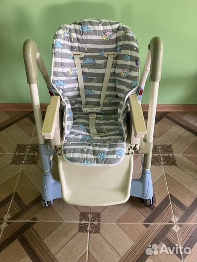 Стульчик со столиком для кормления ребёнка