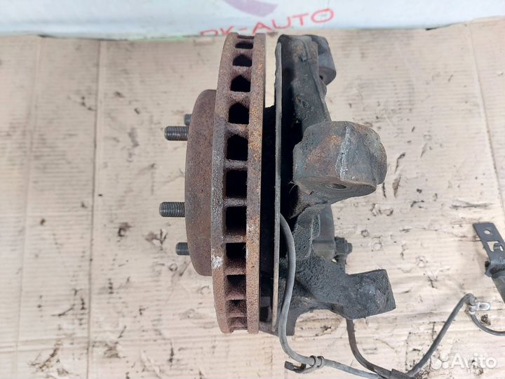 Ступица передняя левая Chevrolet Suburban GMT400