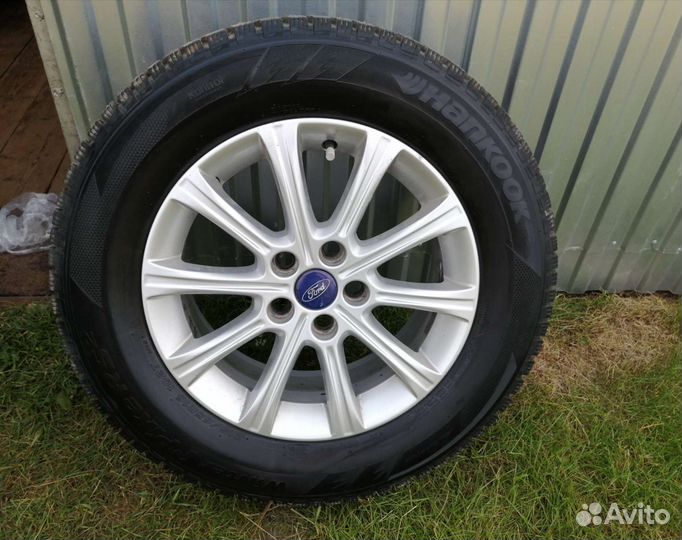 Hankook Winter I'Pike RS2 W429 215/65 R16 102T