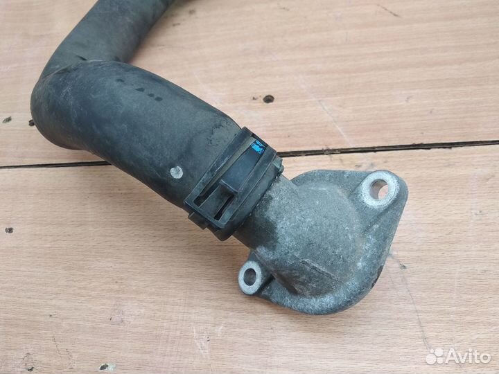 Патрубок радиатора нижний Паджеро Ио Пинин 4G93-94