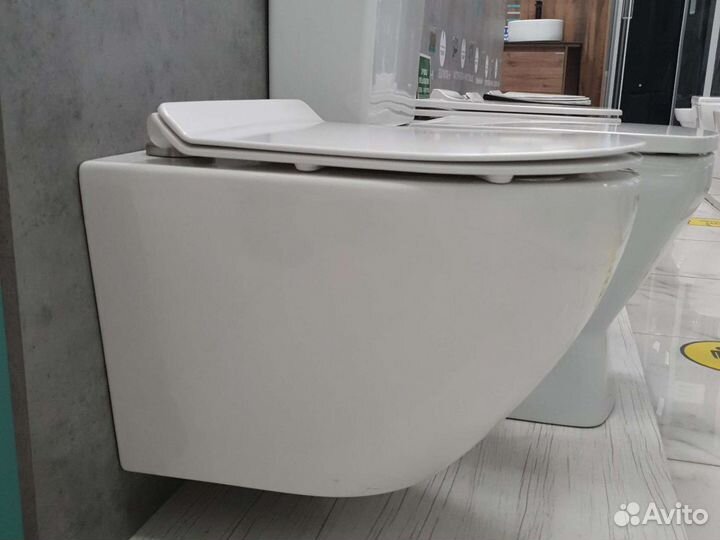 Унитаз подвесной FB001 Victoria безободков