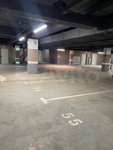 Машиноместо, 14 м²