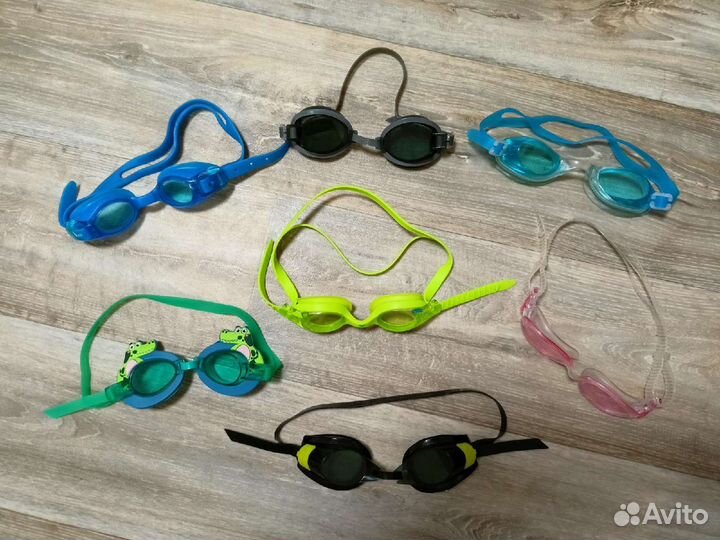 Шапочки и очки для плавания