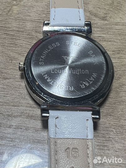 Часы женские LV