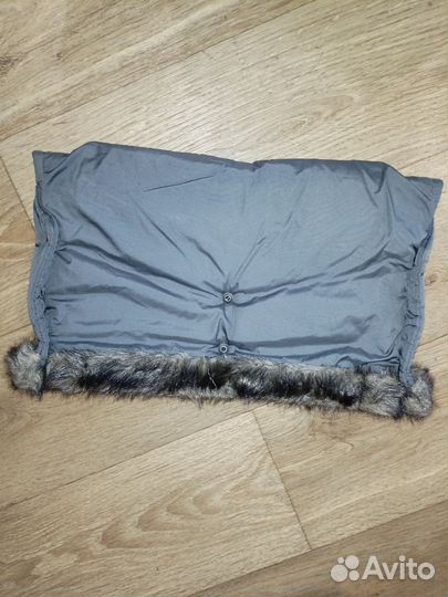 Меховая муфта для рук на ручку коляски