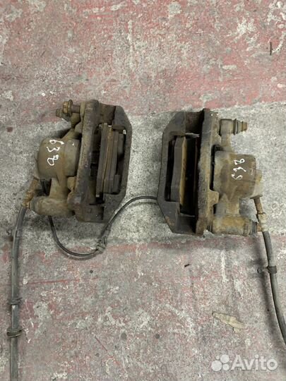 Суппорт передний Mercedes vito w638