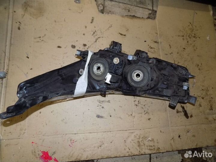 Фара правая Corolla E18 2013