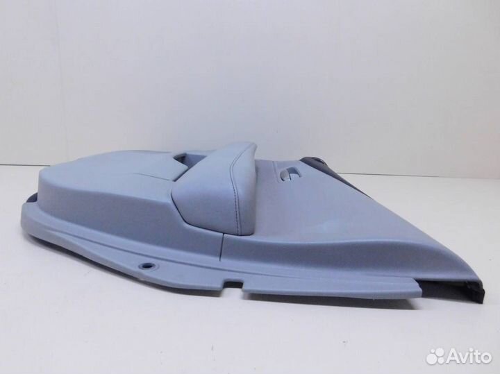 Б/У Обшивка двери передней правой 6761048780C2