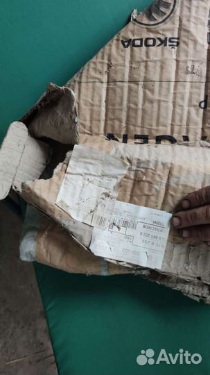 Стекло правое переднее