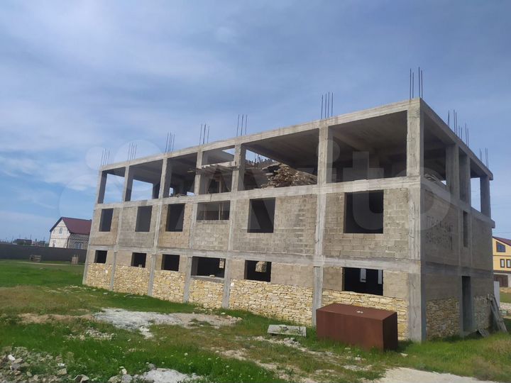 Дом 750 м² на участке 9 га