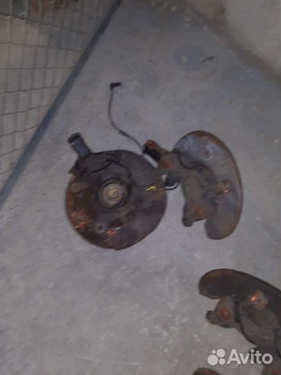 Передная ступица до рест. на мерседес 639
