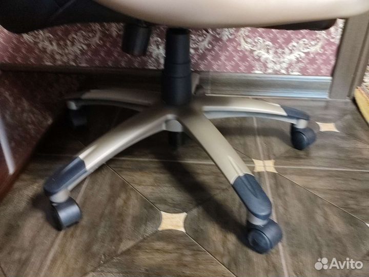Компьютерное кресло руководителя бу
