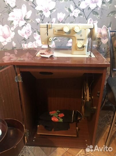 Швейная машина Подольск 142