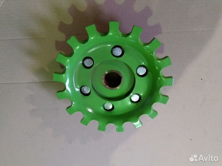 411024 ступица переднего колеса 420 Avant