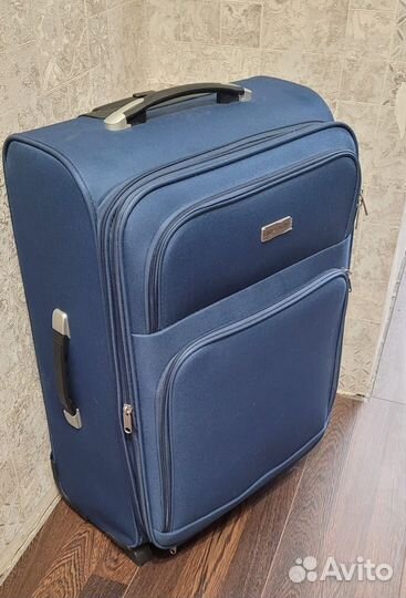 Чемодан на колесах большой