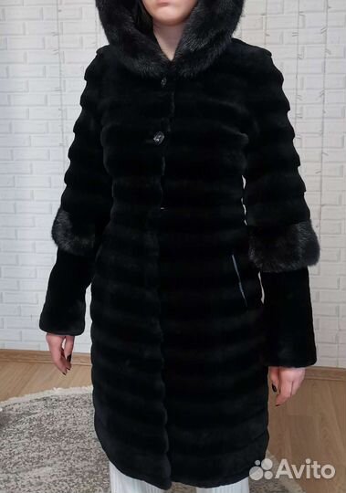 Шуба мутоновая с капюшоном