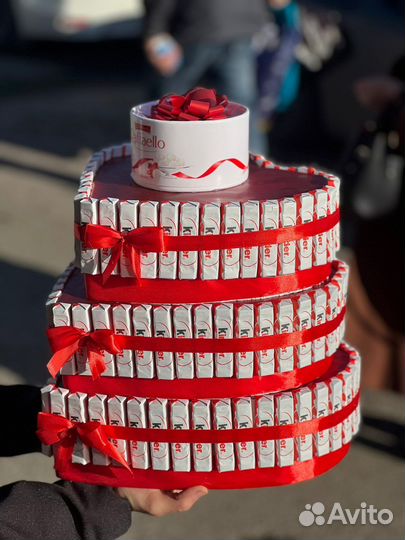 Торт из киндеров.Подарок