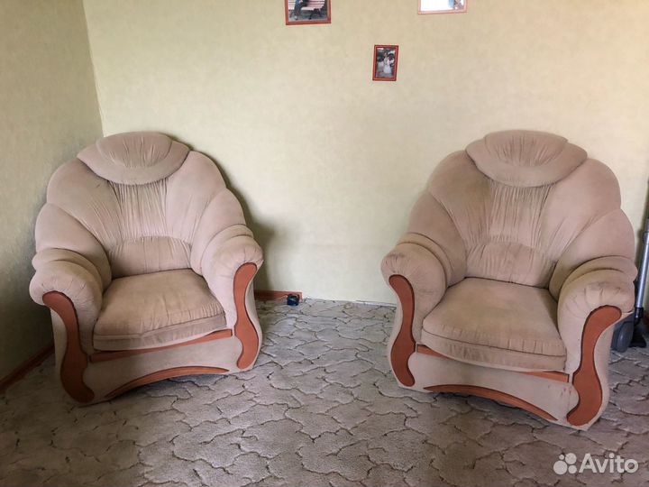 Диван