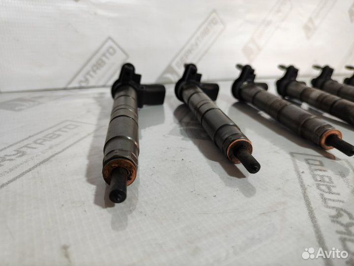 Форсунка топливная Bmw X6 F16 N57D30B 2017