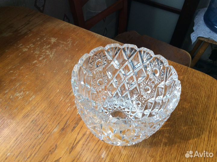 Хрустальная ваза