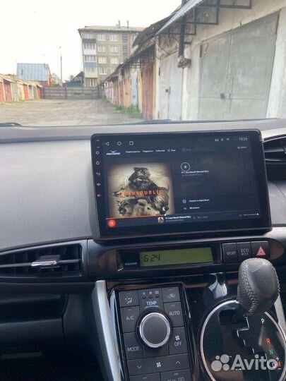 Wish Toyota android штатная магнитола teyes