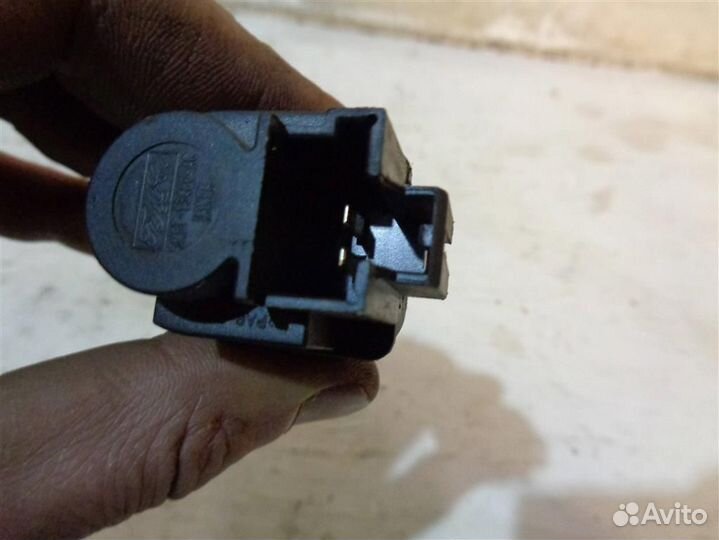 Датчик включения стопсигнала Ford Focus 2 дорест