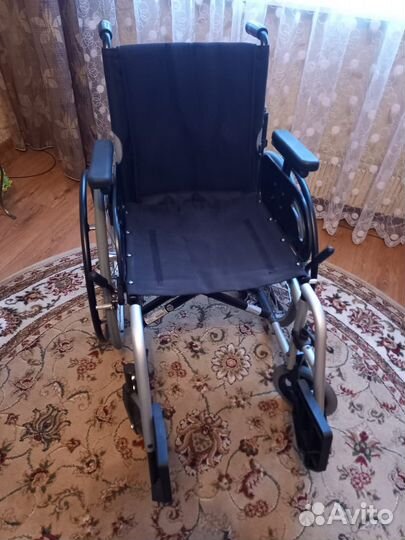 Кресло коляска для инвалидов