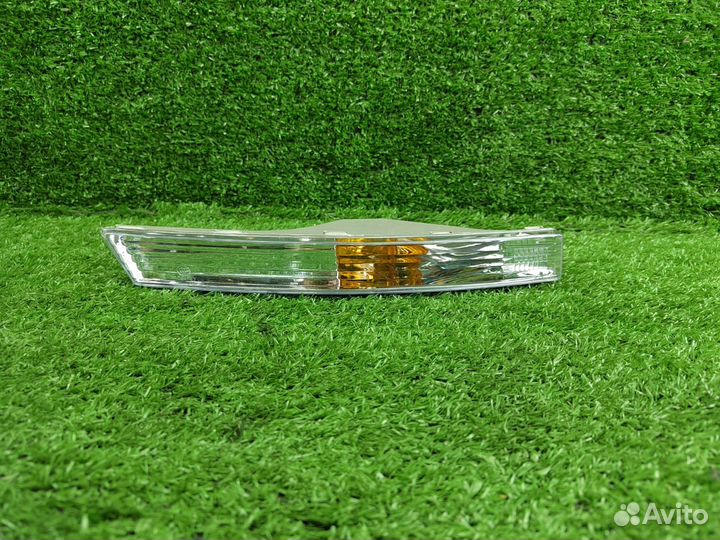 Поворотник в бампер правый VW Passat B6 VAG