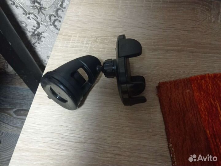 Держатель для телефона в машину