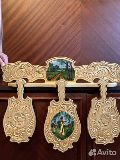 Подвесная полка с разделочными досками