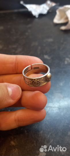 Серебряное кольцо