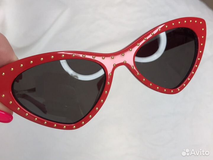 Солнцезащитные очки moschino