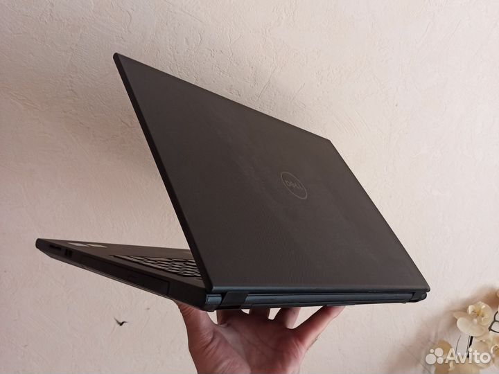 Nvidia820/Corei3/SSD/озу8гб/15,6