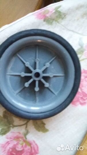 Колесо от коляски трость