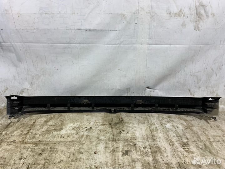 Наполнитель переднего бампера Toyota Land Cruiser