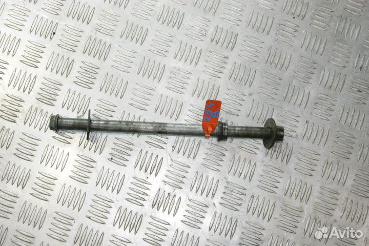 Ось заднего колеса Yamaha TDM850-1