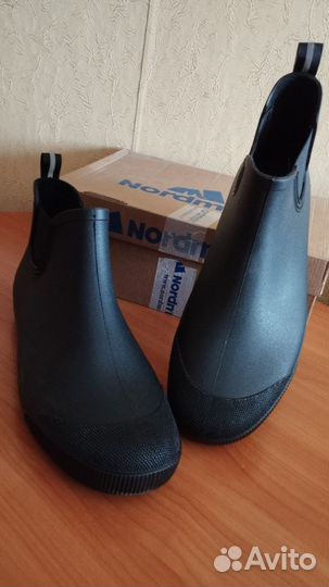 Резиновые ботинки