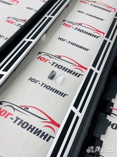 Комплект порогов на BMW X7 G07 2019 года + Bmw X7