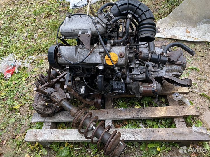 Мотор 1.6 8кл и стойки