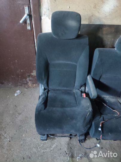 Nissan Serena сиденья