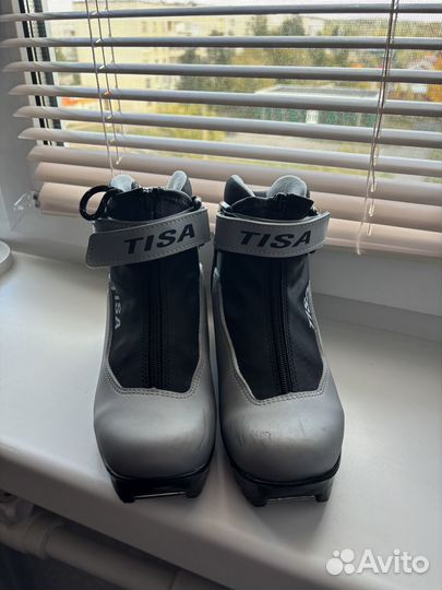 Лыжные ботинки tisa