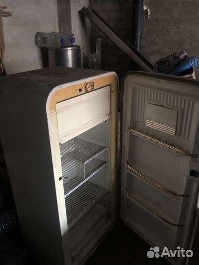 Холодильник витрина вертикальный бу