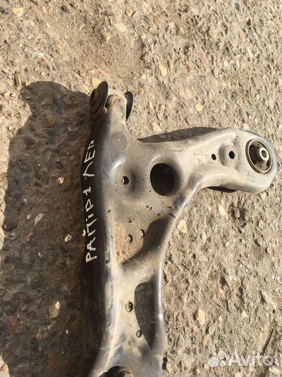 Рычаг передний левый Skoda rapid 1 2017