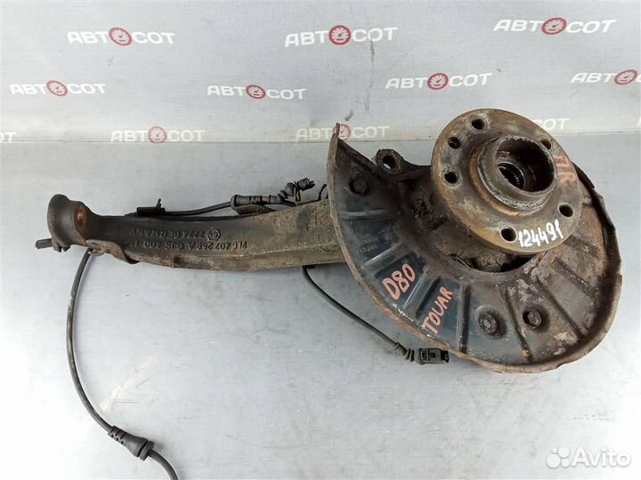 Поворотный кулак передний правый VW Touareg 7L 20