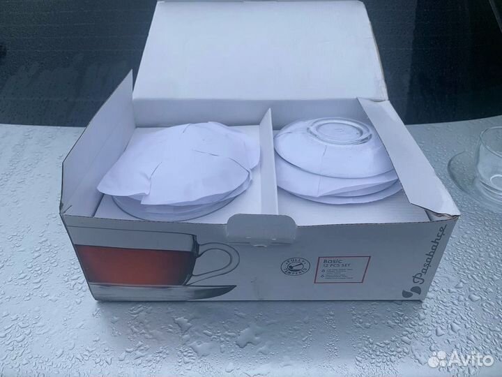 Чайные чашки с блюдцами