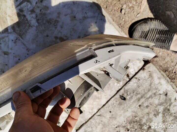 Фары и бампер toyota филдер